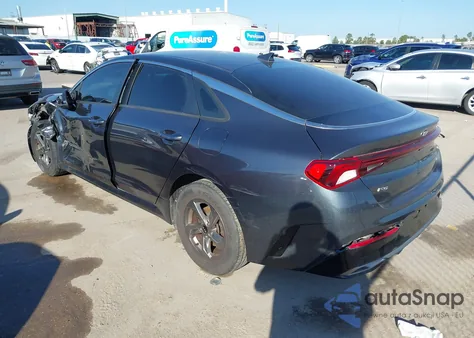 2021 Kia K5 Lxs z USA, uszkodzony, nr VIN 5XXG14J23MG018564